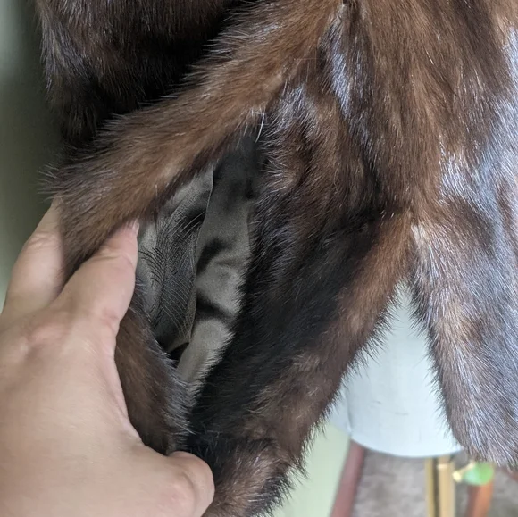 *SOLD* Vintage The Halle Bros. Co. Mink Fur Stole Wrap Boho Wedding - Picture 7 of 12